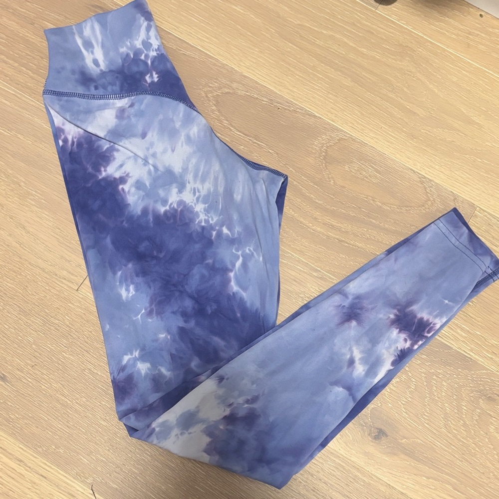 Women's Tie-Dye Leggings in Blue and Purple